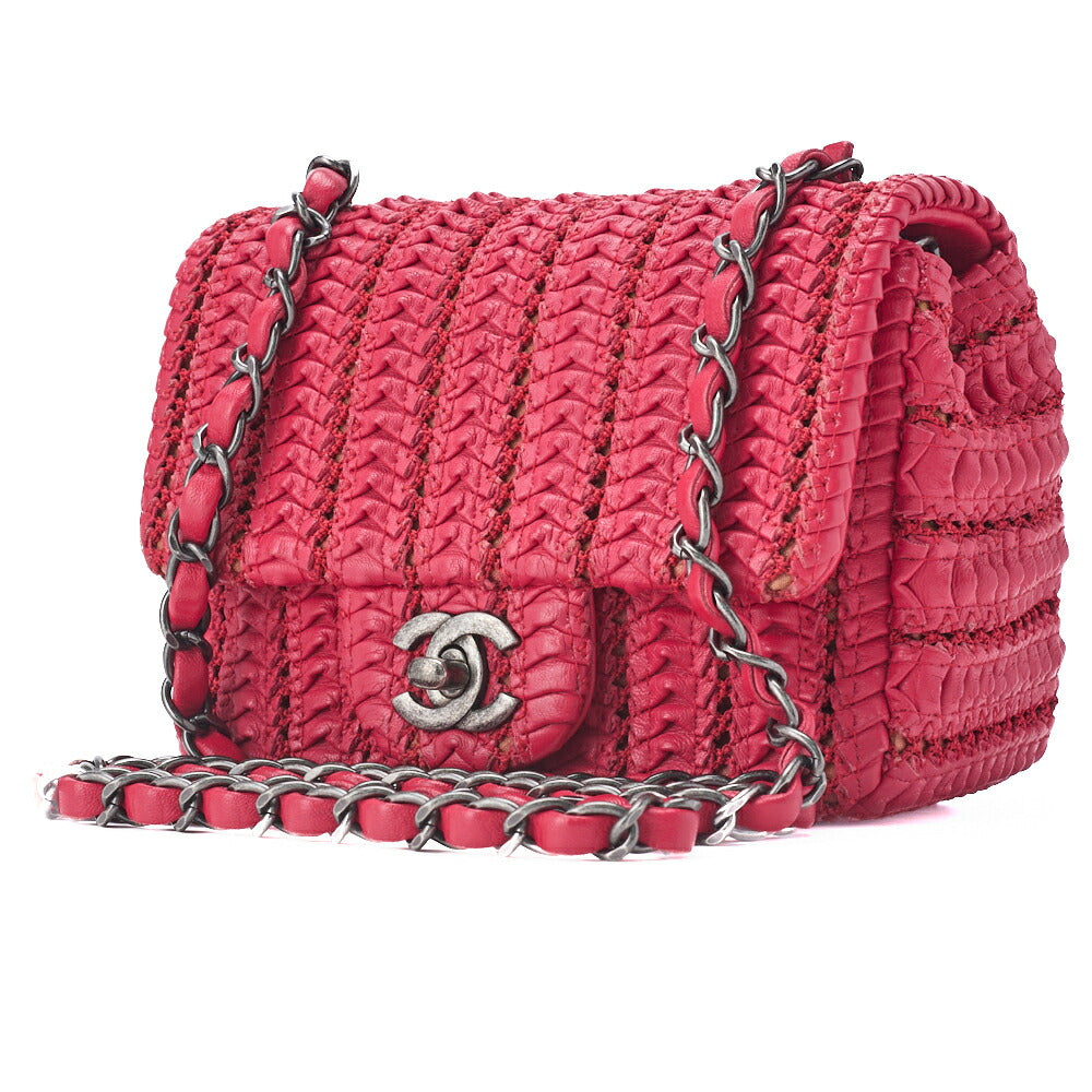 Pre-Owned Mini Matelassé Turn Lock Chain Schultertasche Lammleder Rot Silberfarbene Hardware Pre-Owned