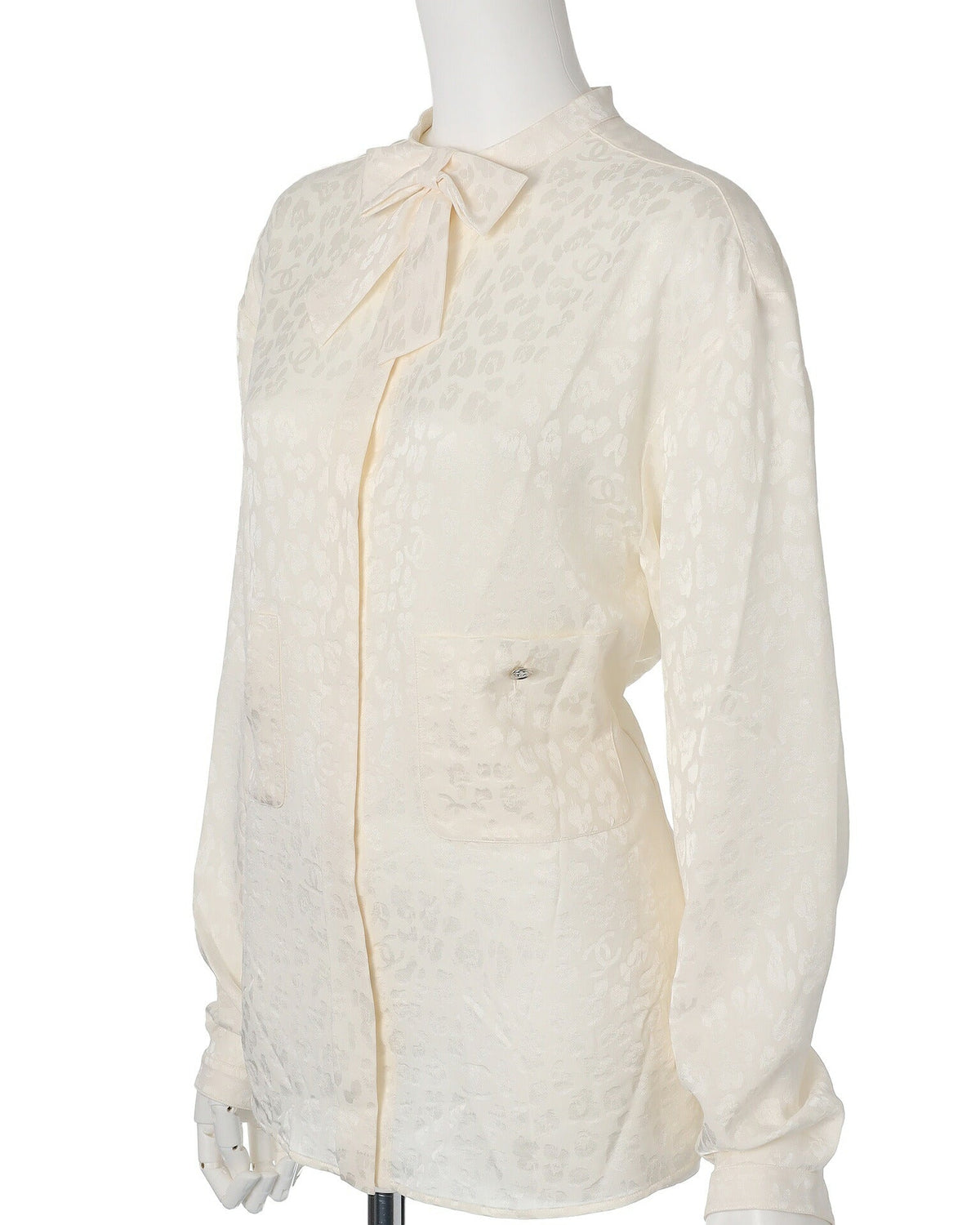 Gebrauchte Bluse, Langarm, Leopardenband, Seide, Elfenbein, goldfarbene Metallteile, gebraucht