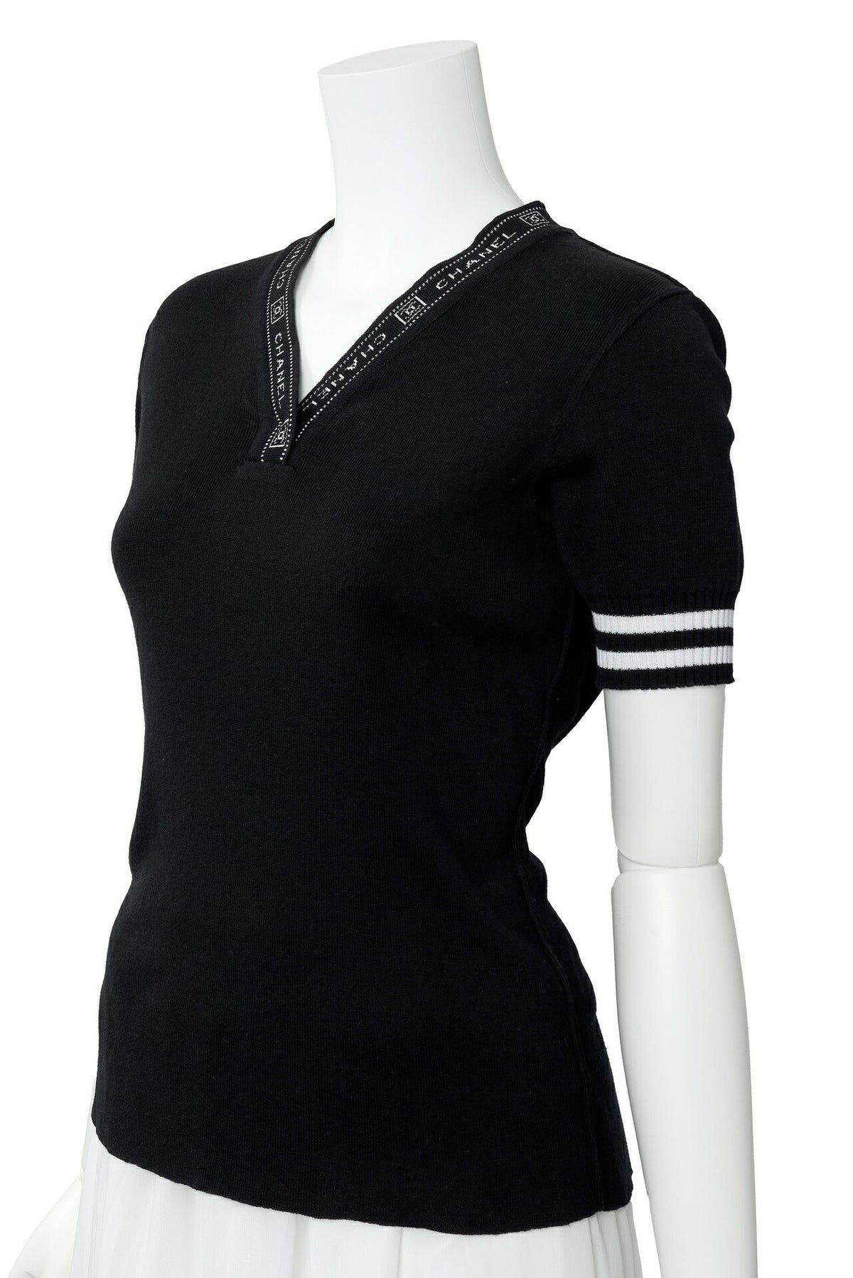 Gebrauchtes T-Shirt, Kurzarm, Schnittmuster, Baumwolle, Schwarz, Silberfarbene Metallteile, Gebraucht