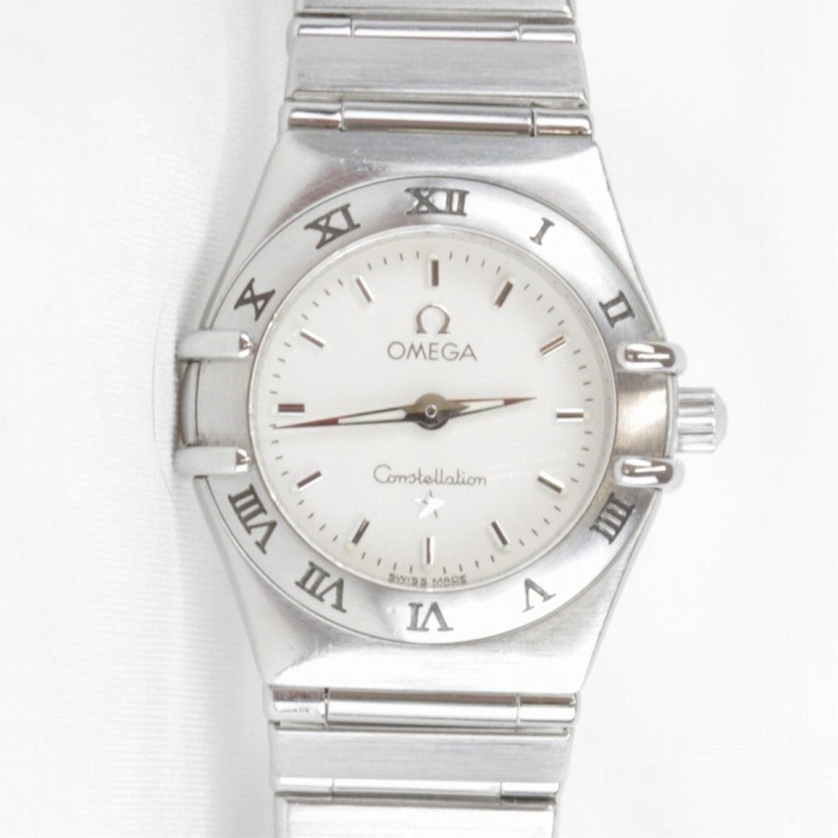 Pre-Owned OMEGA Constellation 1562.30 Quartz Battery-Powered Stainless Steel Watch with Silver and White Dial for Women