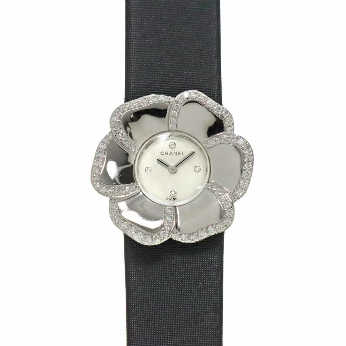 Pre-Owned CHANEL Camellia H1187 Women's Diamond Bezel Watch with 4 Diamonds, White Shell, and 18K Gold Quartz Movement