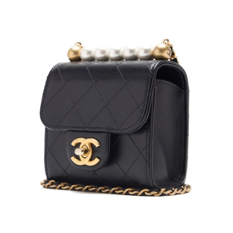 Pre-Owned Mini Schultertasche Matelassé Perlenkette Lammleder Schwarz Goldfarbene Hardware Pre-Owned