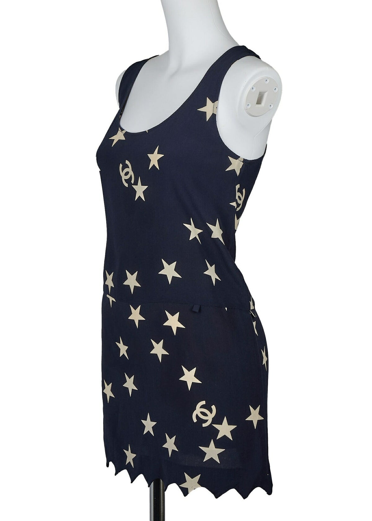 Pre-Owned Ärmelloses Top und Rock Set, Coco Mark Star, Seide, Schwarz, Goldfarbene Metallteile, Pre-Owned