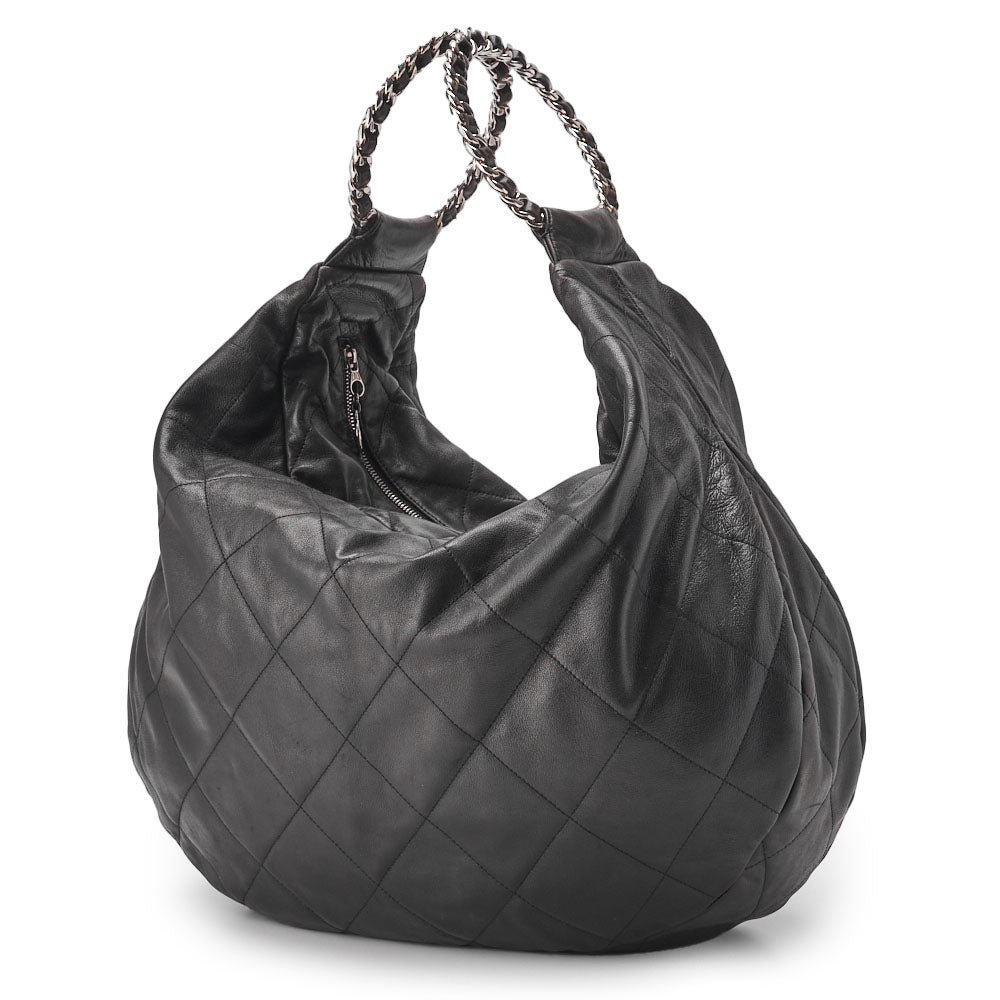 Gebrauchte Handtasche, Matelassé, Kette, Lammleder, Schwarz, silberfarbene Hardware, gebraucht