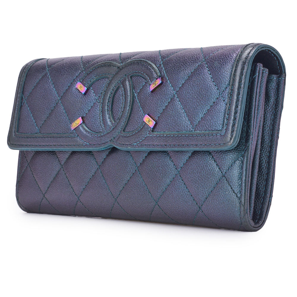 Gebrauchte Bi-Fold Lange Geldbörse Matelasse CC Filigrane Kaviarhaut Metallic Grün Silberfarbene Hardware Gebraucht