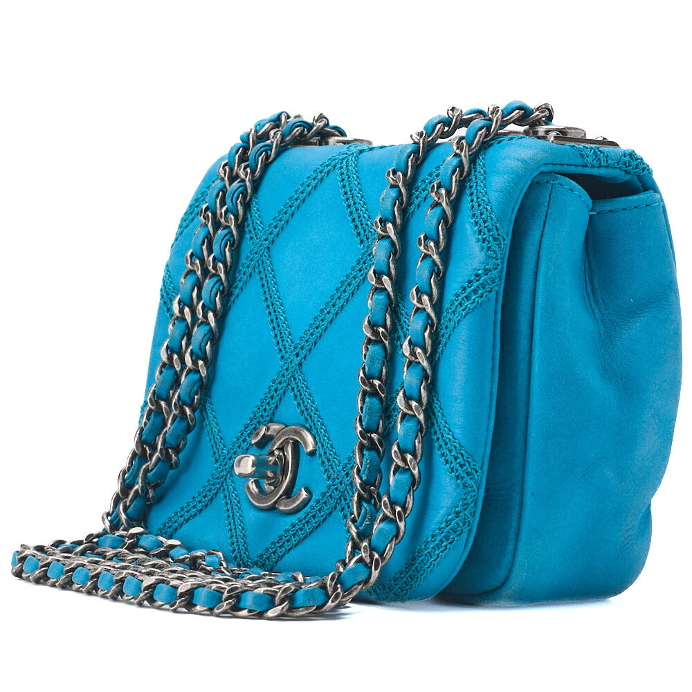 Pre-Owned Schultertasche Matelassé Glitzerleder Türkisblau Silberfarbene Hardware Pre-Owned