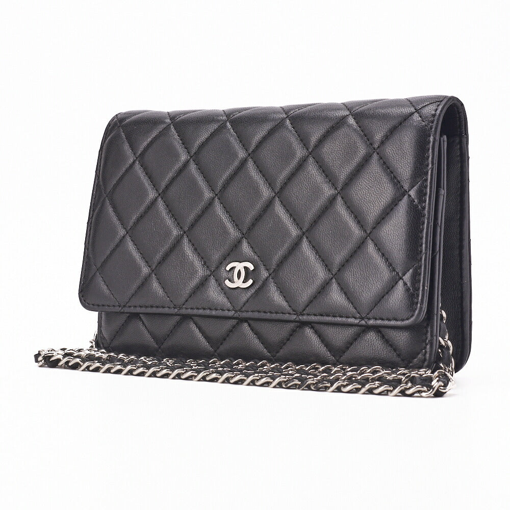Pre-Owned Chain Wallet Matelassé Lammleder Schwarz Silberfarbene Hardware Pre-Owned