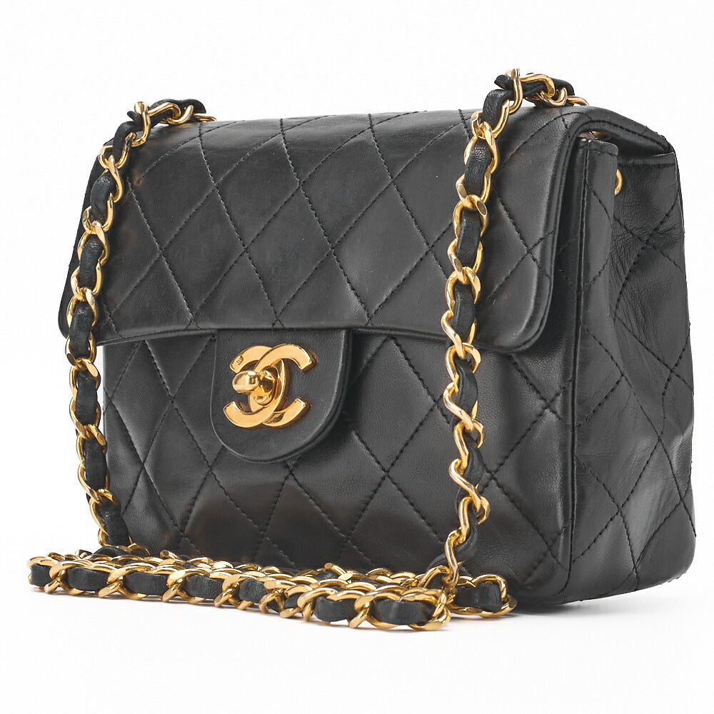 Pre-Owned Chain Shoulder Bag Mini Matelassé Lammleder Schwarz Goldfarbene Hardware Pre-Owned