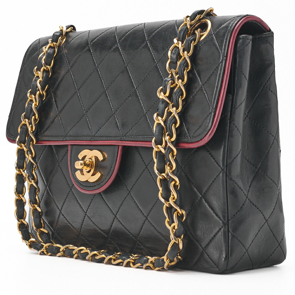 Pre-Owned Chain Shoulder Bag Matelasse Lammleder Bicolor Schwarz Rot Goldfarbene Hardware Pre-Owned