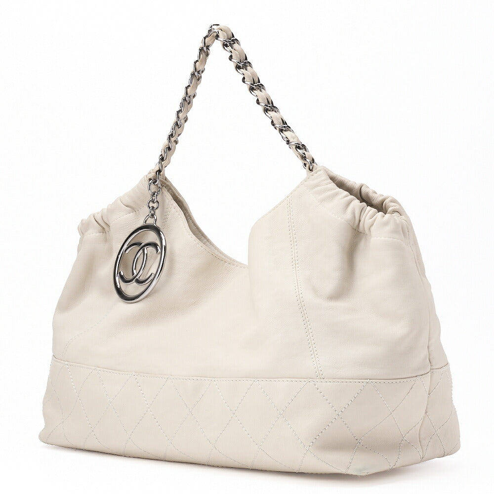 Pre-Owned Schultertasche, Matelassé, Coco Charm, Kalbsleder, Weiß, Silberfarbene Hardware, Pre-Owned