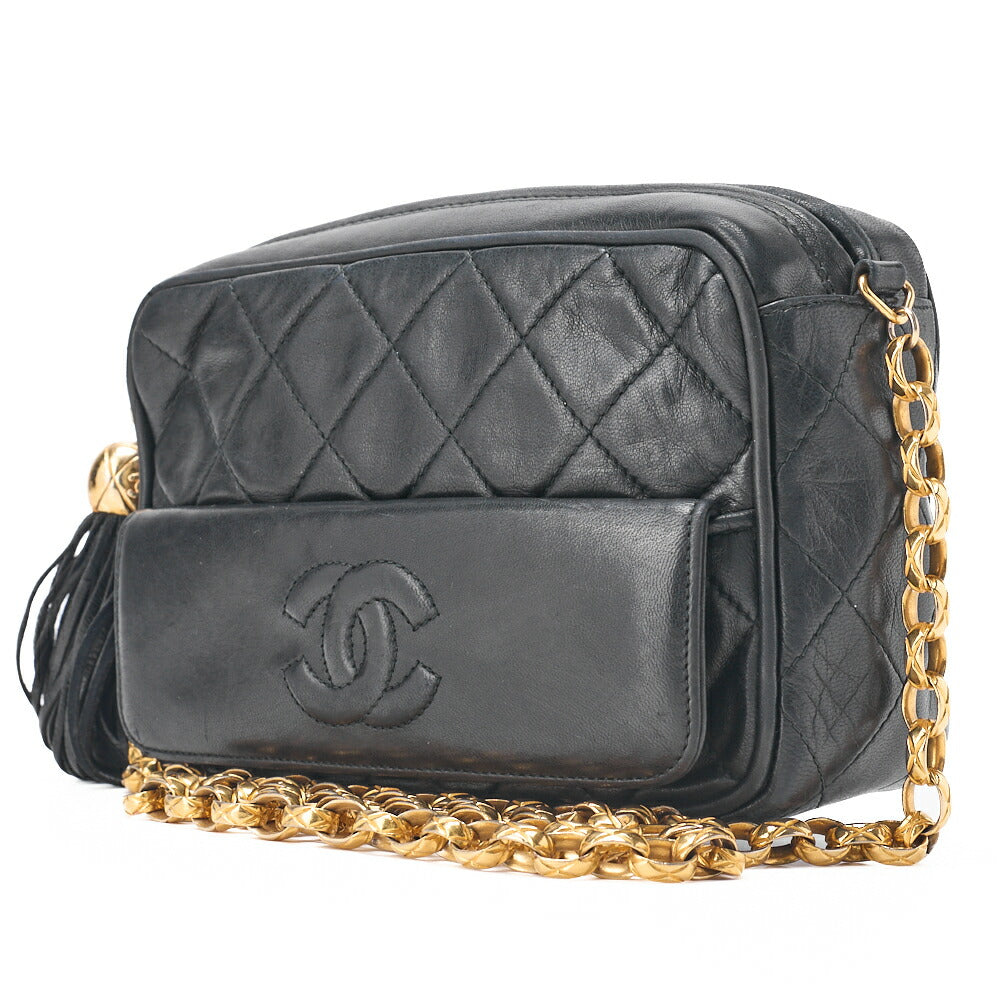 Pre-Owned Schultertasche Matelasse Coco Mark mit Fransen Bijou Kette Lammleder Schwarz Goldfarbene Hardware Pre-Owned