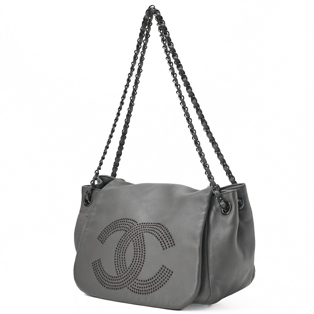 Pre-Owned Schultertasche Coco Mark Nietenbesetzte Full Flap Lammleder Grau Goldfarbene Hardware Pre-Owned