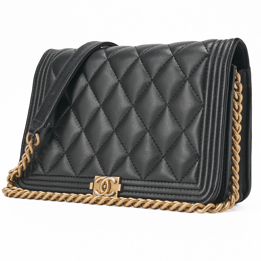 Pre-Owned Boy Matelassé Chain Wallet Lammleder Schwarz Goldfarbene Hardware Pre-Owned