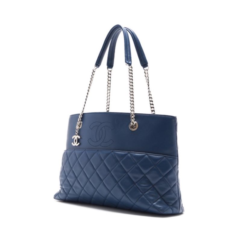 Gebrauchte Double Chain Tote Matelassé Lammleder Blau Silberfarbene Hardware Gebraucht