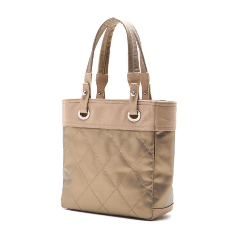 Pre-Owned Schultertasche Matelassé Beschichtetes Canvas Gold Silberfarbene Metallteile Pre-Owned